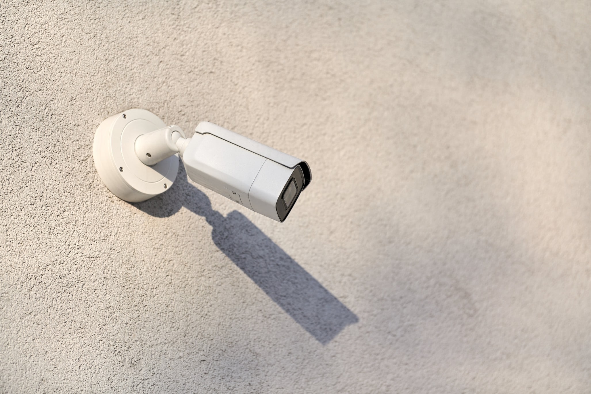 Die Videoüberwachung kann das Haus und das Grundstück sicherer machen. Foto travelarium via Twenty20